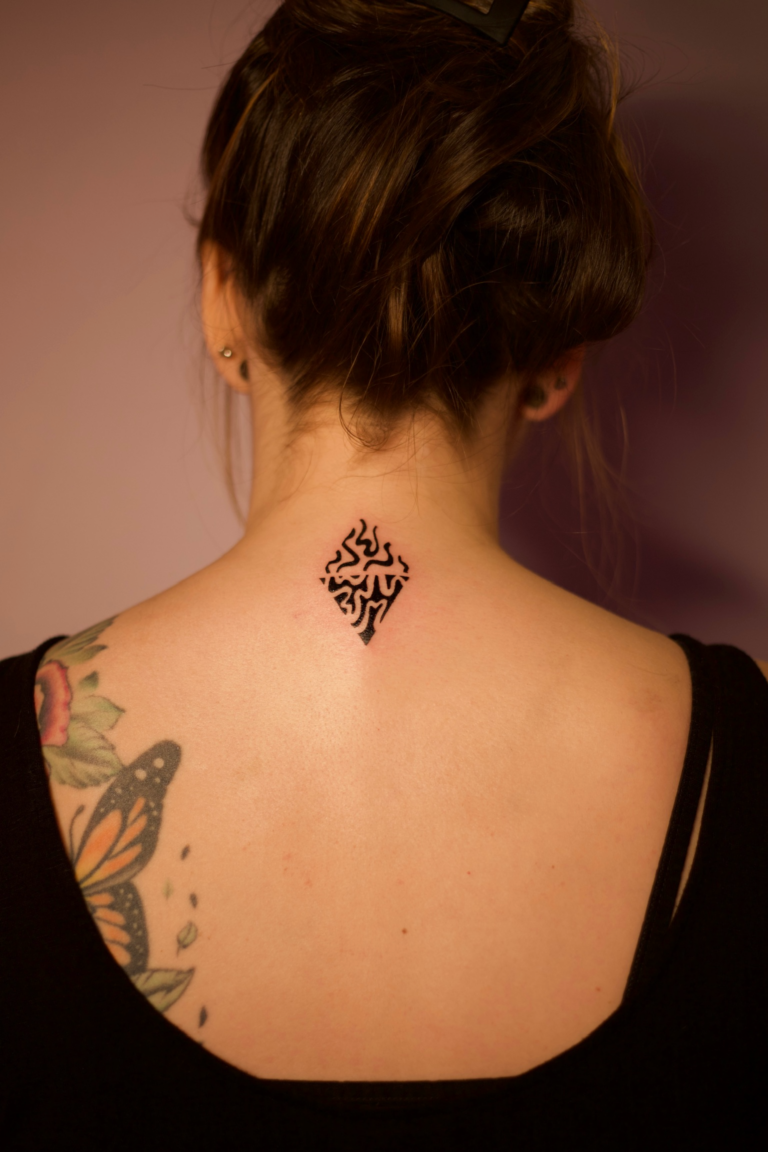 Inverse Swirly Diamond Tattoo