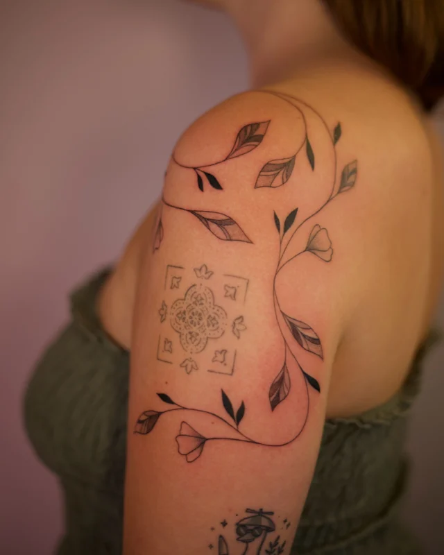 I absolutely adore how this one wraps the shoulder!! Thank you for the great vibes in the studio and such a cool idea 🫶